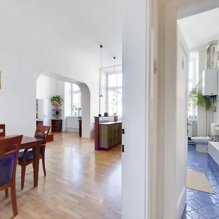 Comfy Two Bedroom Lejlighed Ljubljana